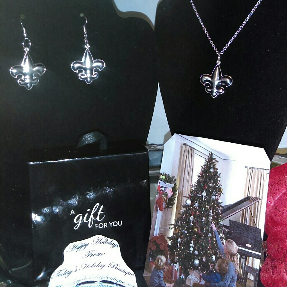 The Silver/Black Fleur De Lis Set!